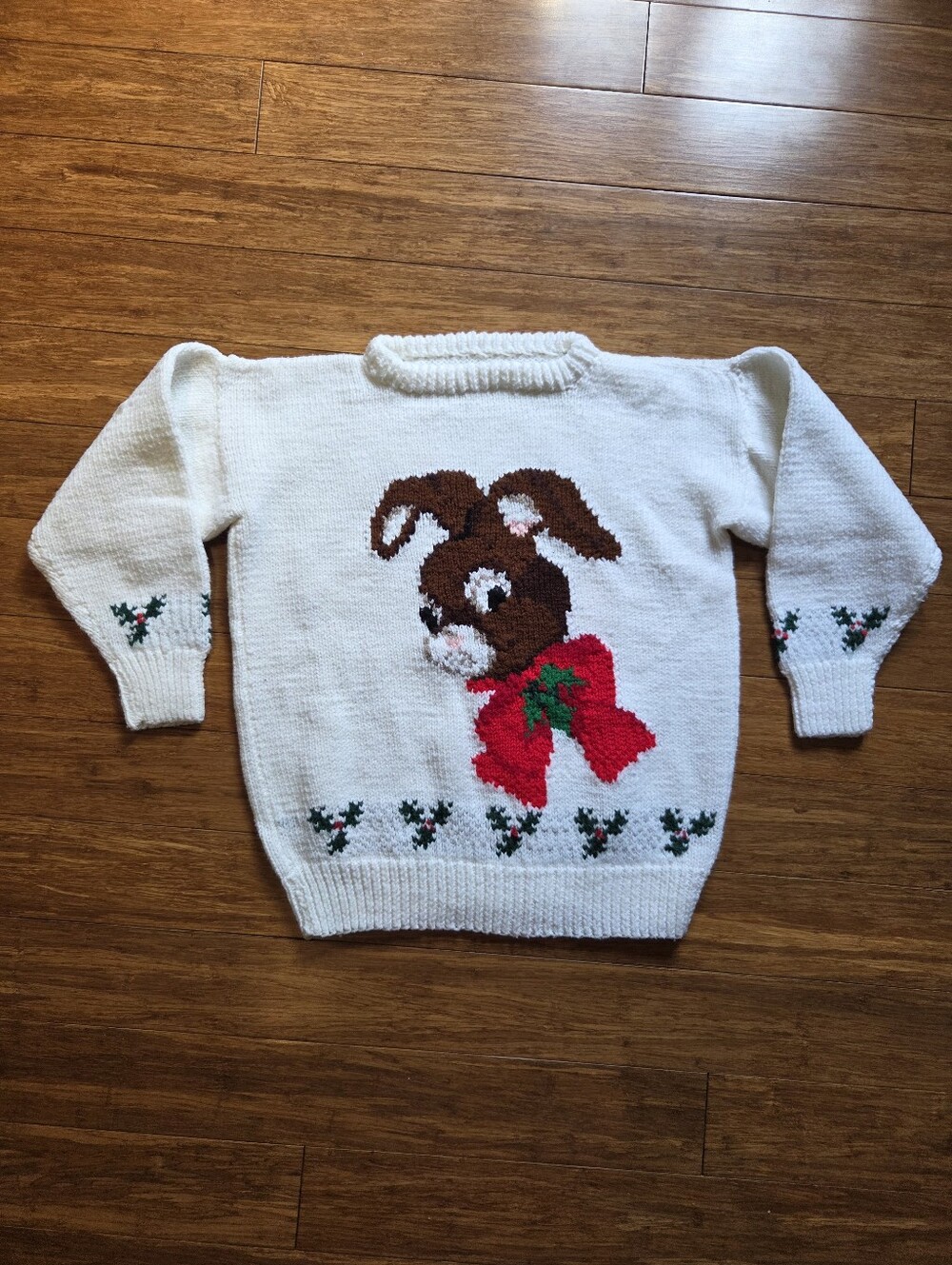 Vintage Hand Knit Christmas Sweater White Bunny Rabbit Red Bow Holly XS/S